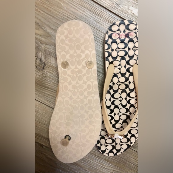 Coach Amel Signature C Black Tan Thong Sandals Bow Flip Flops - Picture 7 of 7